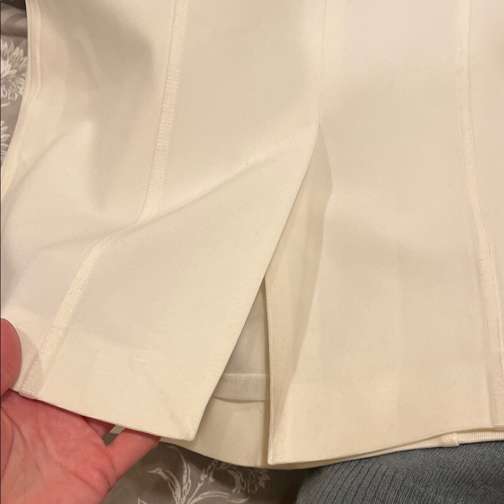 Burberry White Dress with Black Trim - Picture 9 of 16